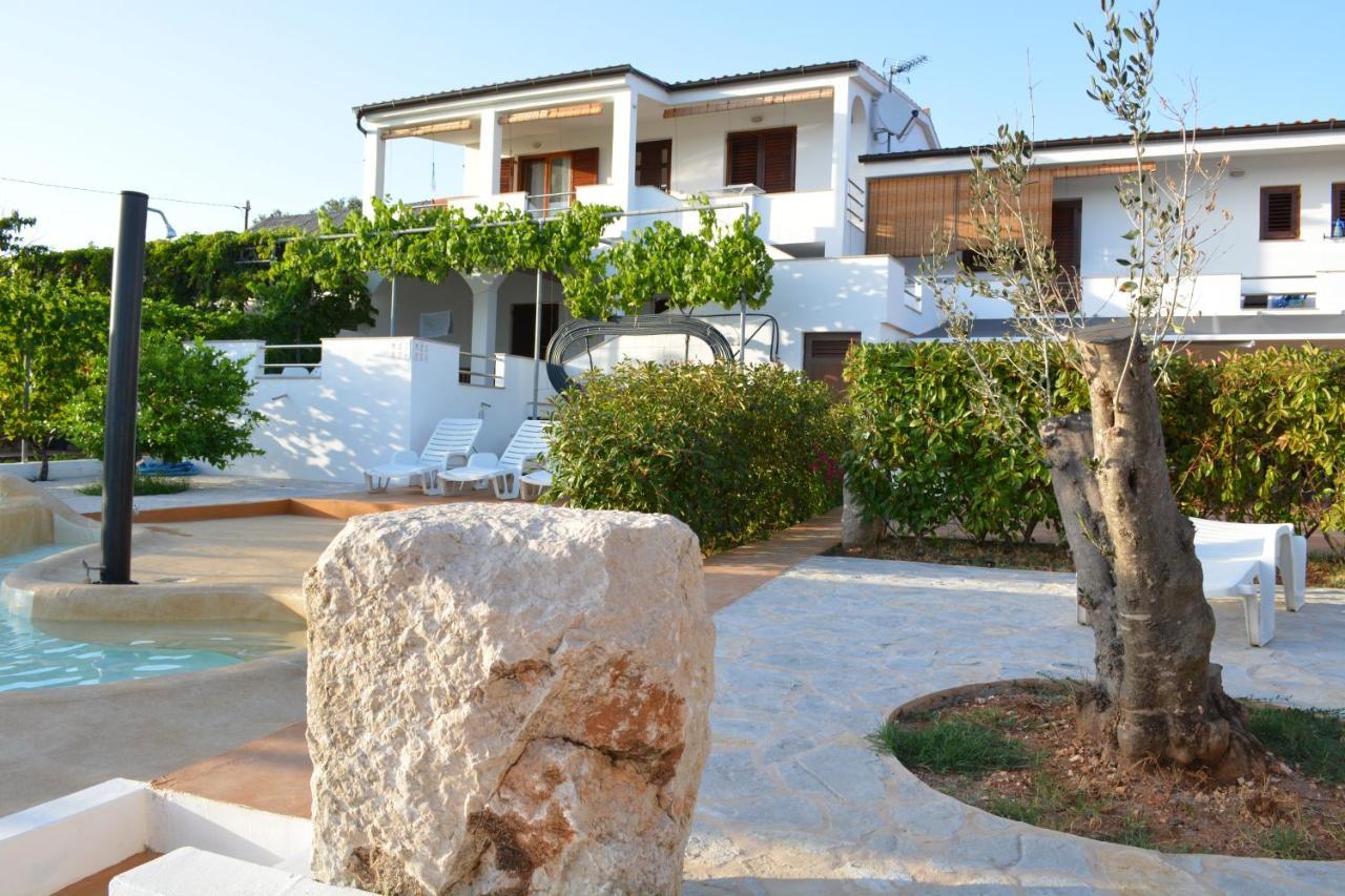 Apartments Goran Vir Esterno foto